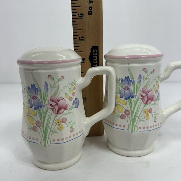 Sarma Studios Victorian Flowers 4.5" Oversized Salt & Pepper Shaker Set Handle - Picture 15 of 16